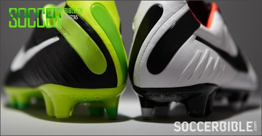 耐克传奇4代足球战靴- 黑白玫红/黑白绿