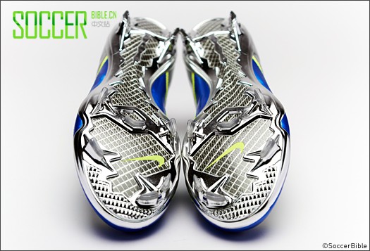Nike发布15双Super Ltd Edition MVIX R9 Chrome  