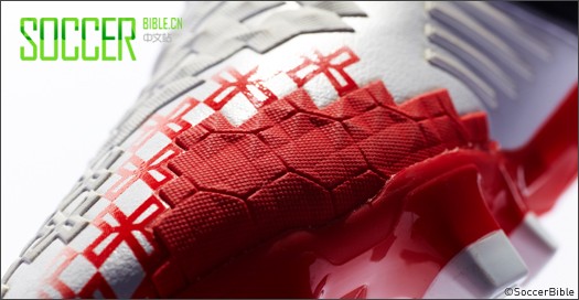 新Predator LZ配色发布 - 白/黑/红 - Football Boots