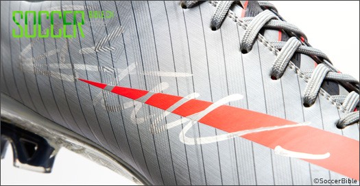 SoccerBible历史长廊——签名球鞋博物馆