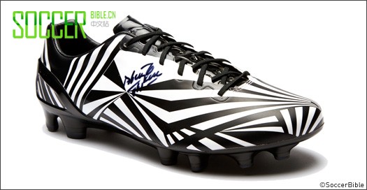 SoccerBible历史长廊——签名球鞋博物馆
