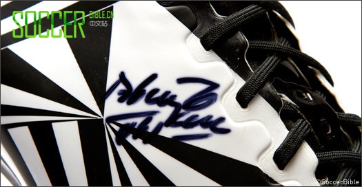 SoccerBible历史长廊——签名球鞋博物馆