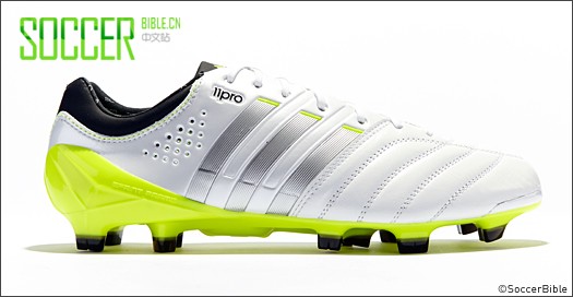 SoccerBibleʷȡ6˫ѰɫƤЬ