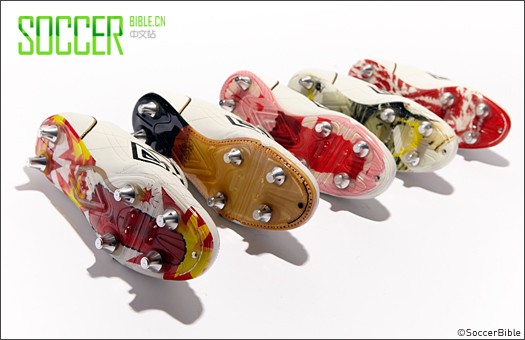 SoccerBibleʷȡUmbro 