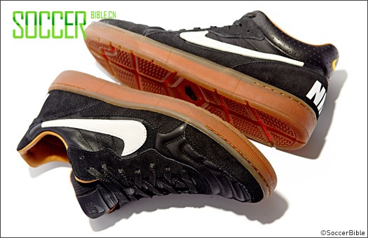 Nike Launch Tiempo 