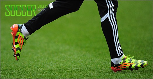 #球员实著#贝尔在威尔士队训练场换上adidas F50 Crazylight