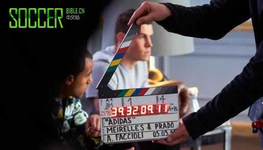 adidas ֮ս ˺ķVsС¬˹