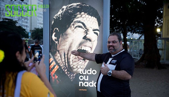 suarez_bite_adidas_billboard_img3