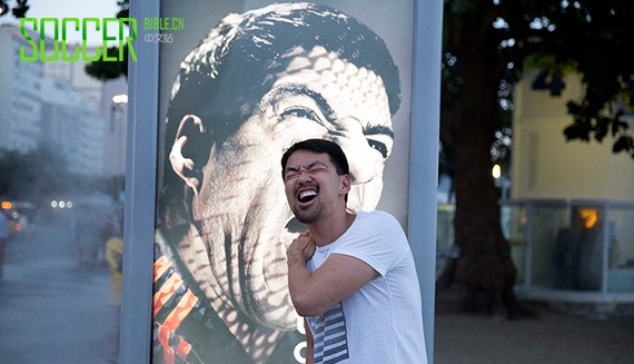 suarez_bite_adidas_billboard_img5