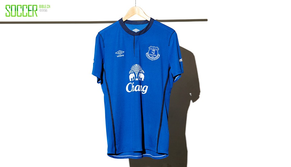 Closer Look | Umbro Everton Home Shirt : Football Apparel : Soccer Bible