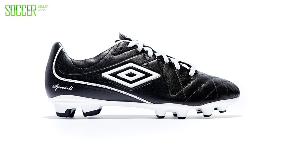 umbro-speciali-blk-white-img1