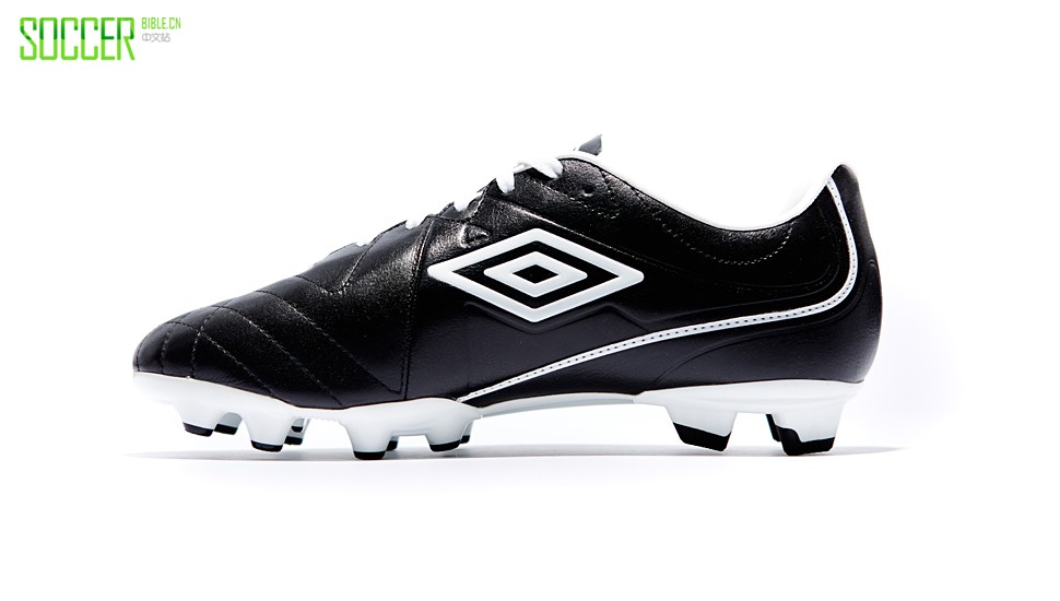 umbro-speciali-blk-white-img2