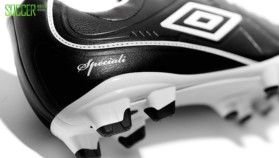 umbro-speciali-blk-white-img4