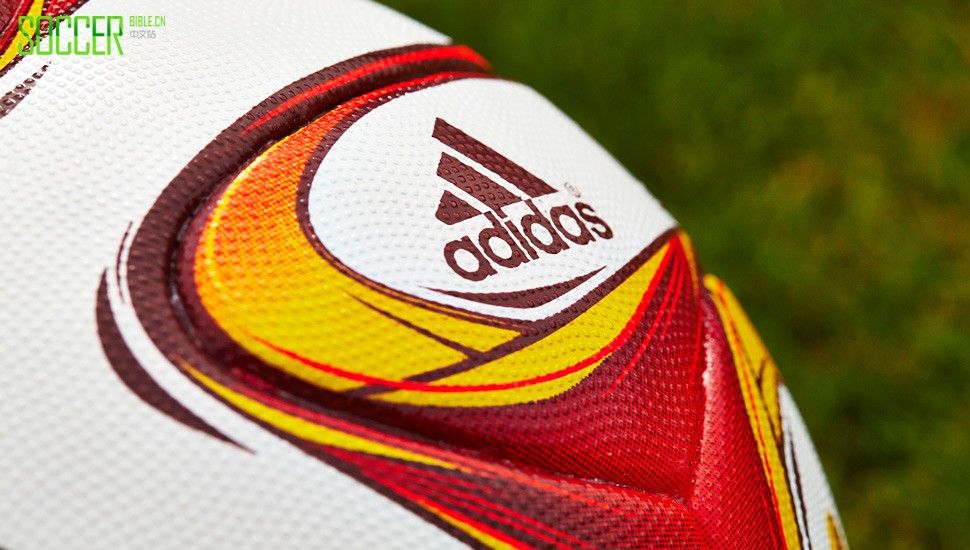 europa_league_adidas_ball_14_15_img3