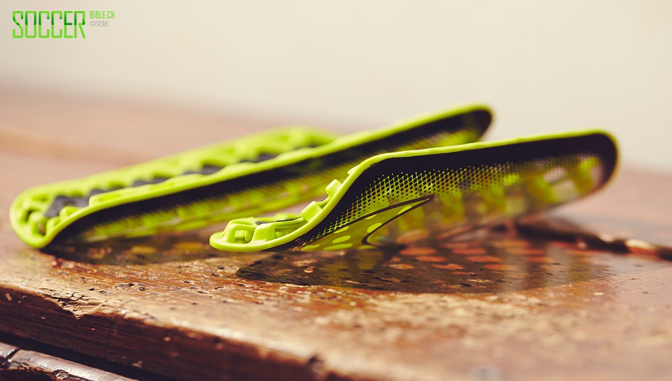 nike_flylite_shin_pads_img1