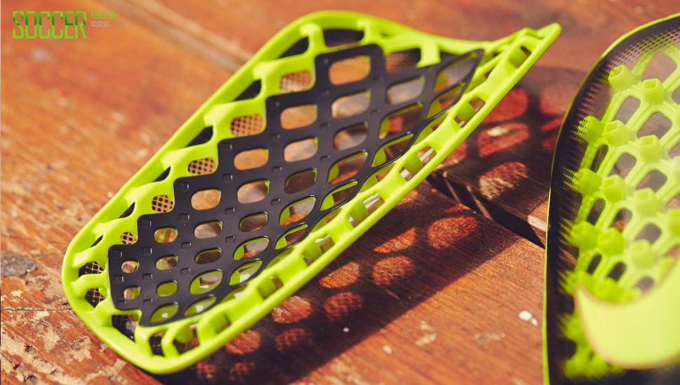 nike_flylite_shin_pads_img2