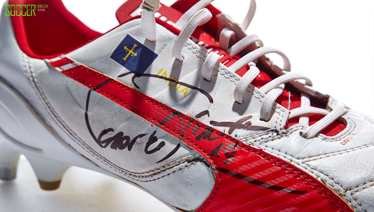 puma_signed_match_worn_boots_og_sc_img2