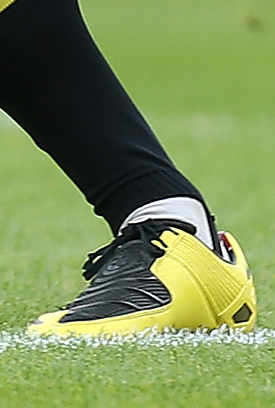 Robbie Weir (Burton Albion) Nike T90 Laser