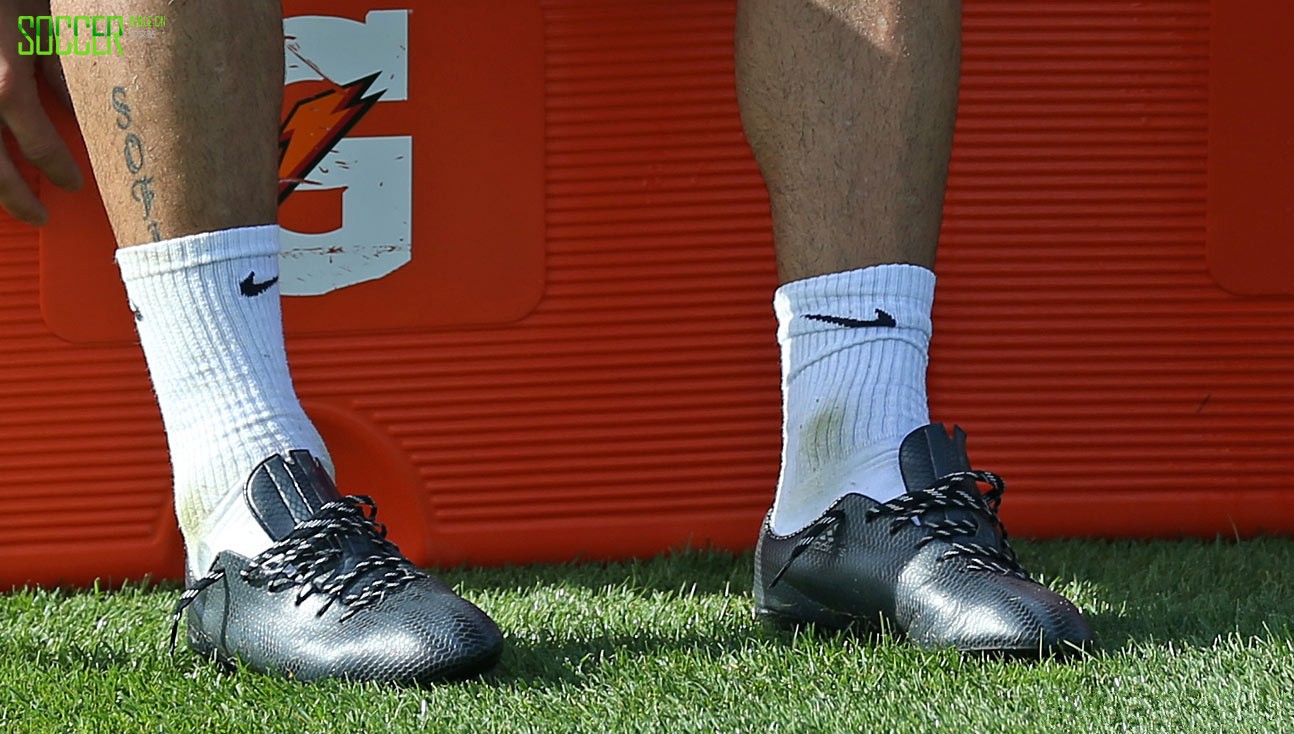 luis_suarez_f50_adizero_bootspy_oct14_img1