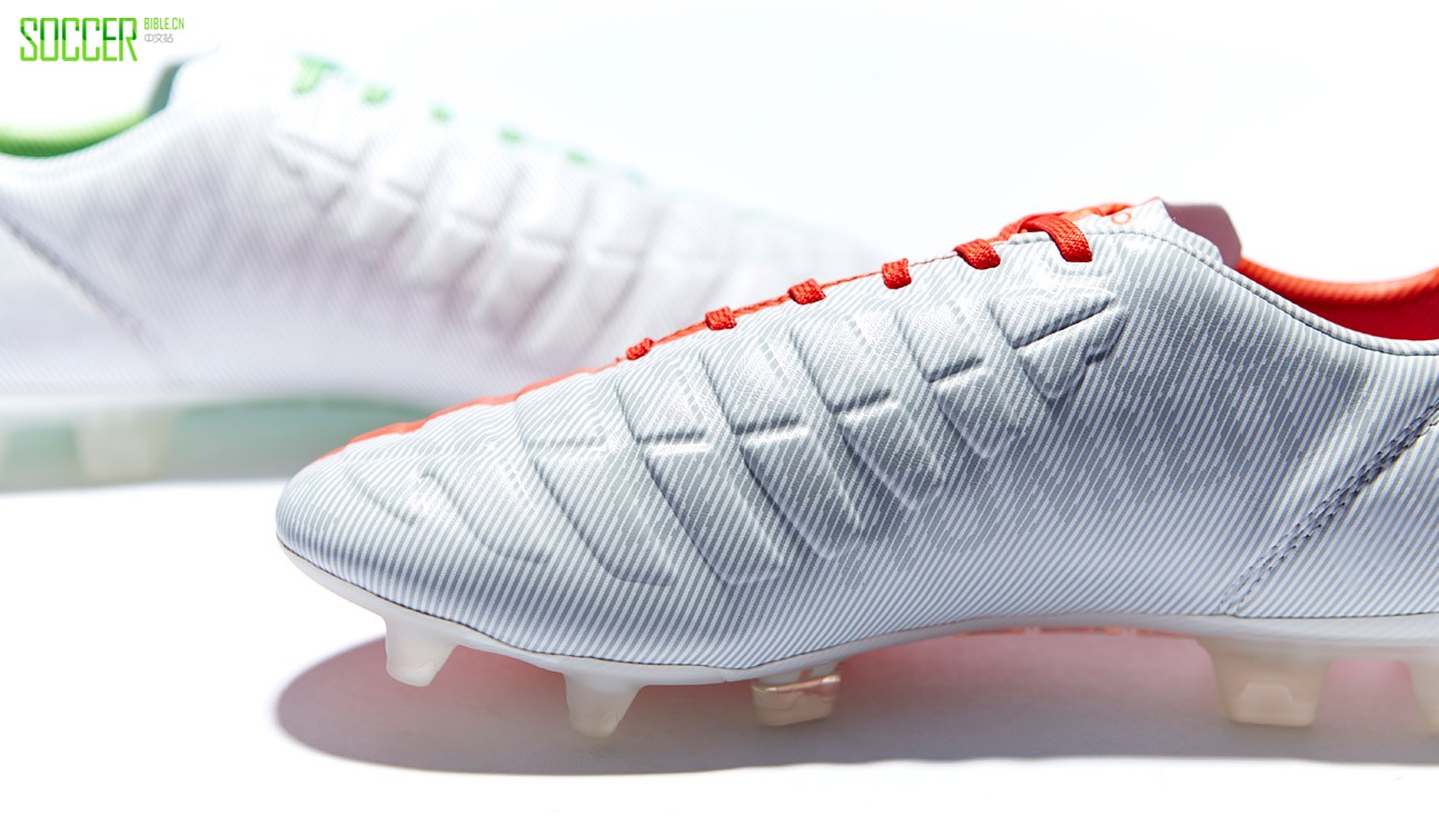 puma_evopower_tricks_balotelli_img3