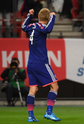 Keisuke Honda (Japan) Mizuno Wave Ignitus III