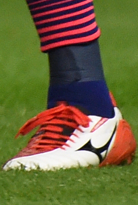 Maya Yoshida (Japan) Mizuno Wave Ignitus III