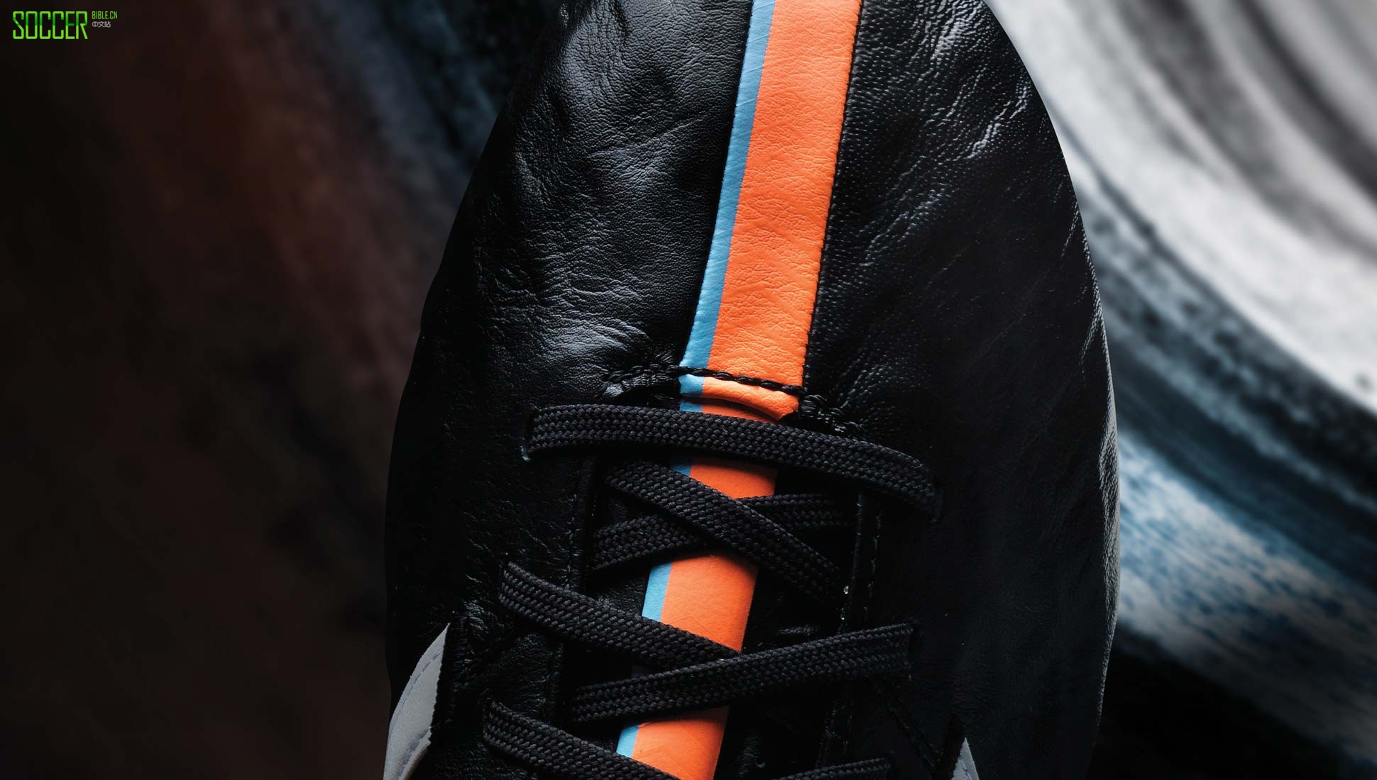 11pro-blk-white-supplied-img4