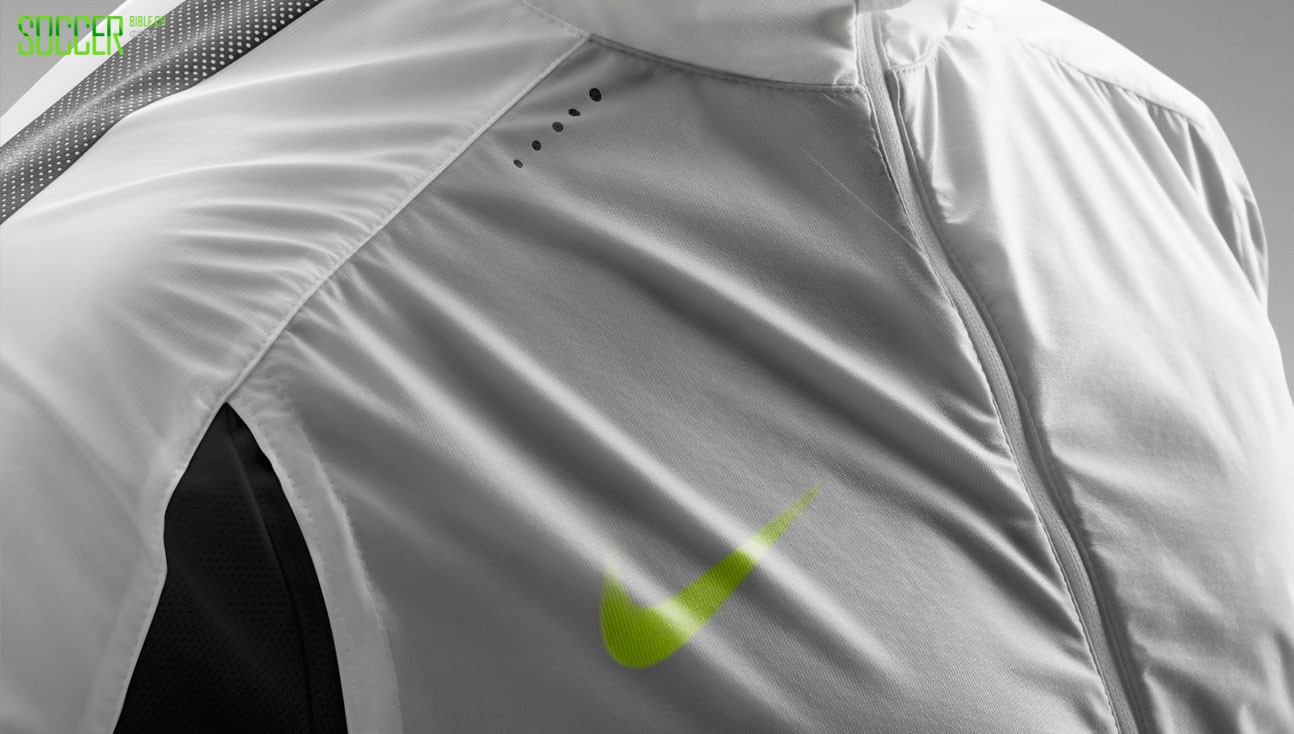nike-revolution-jacket-img4