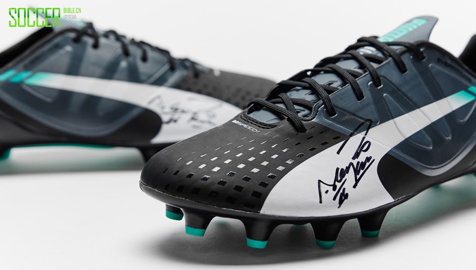 aguero_signed_evospeed_comp_img4