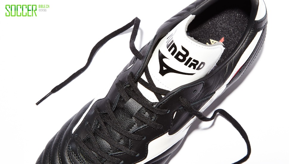 mizuno_runbird_black_white_img4