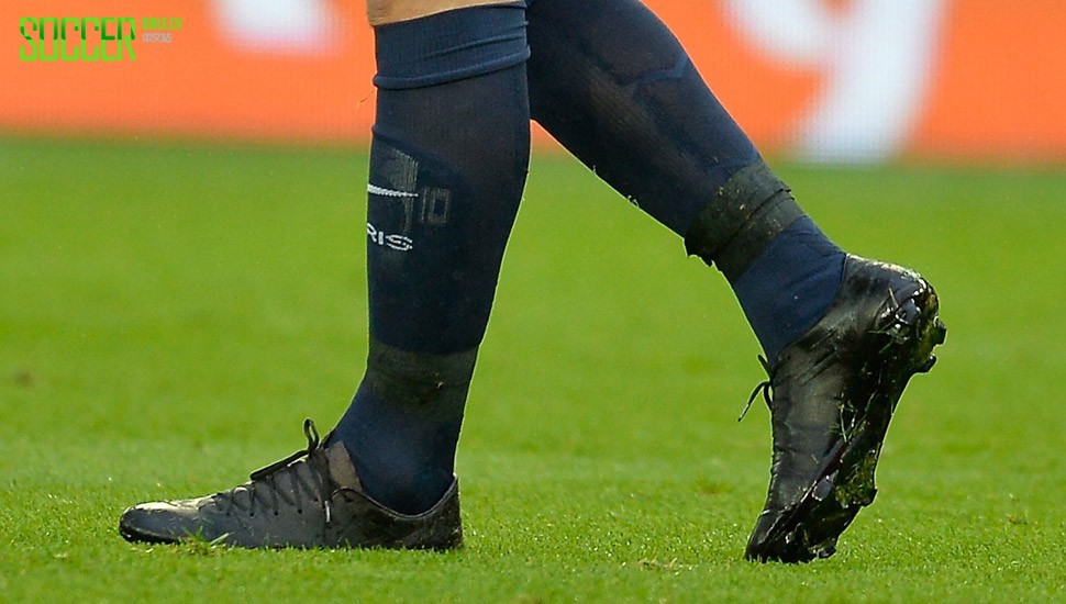 伊布拒绝阿迪达斯和耐克?:足球鞋:足球圣经