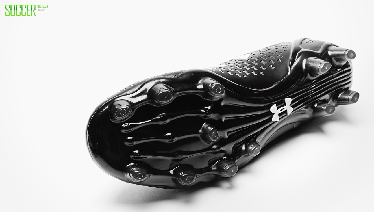 under_armour_clutchfit_limited_edition_img1