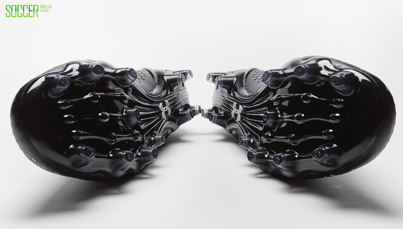 under_armour_clutchfit_limited_edition_img2