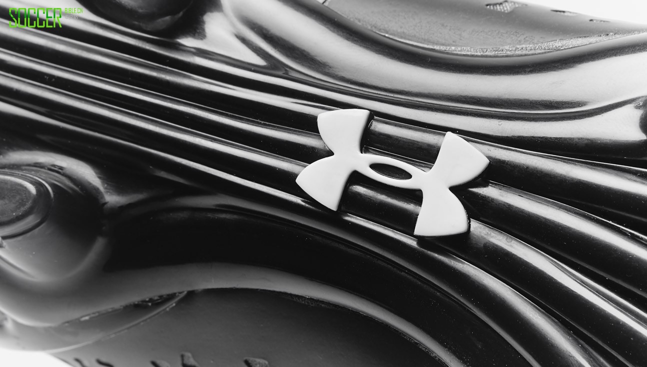 under_armour_clutchfit_limited_edition_img3