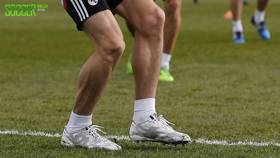 ϴ˹F50 adizeroڰɫЬ