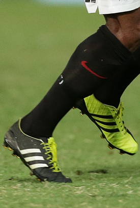 Romeo Castelen (Western Sydney Wanderers) adidas 11Pro SL