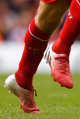 Steven Gerrard (Liverpool) adidas Predator Instinct