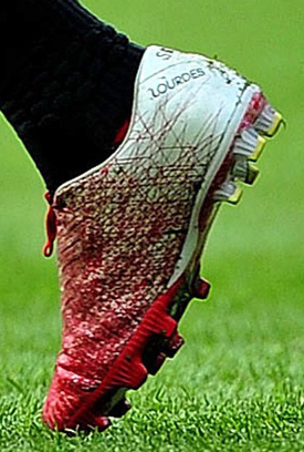 Steven Gerrard (Liverpool) adidas Predator Instinct