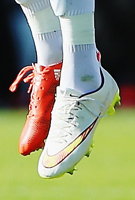 Kyaw Min Oo (Myanmar) adidas F50/Nike Mercurial Vapor X