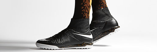 Nike <font color=red>Hypervenom</font>X Proximo Street : Football Boots : Soccer Bible