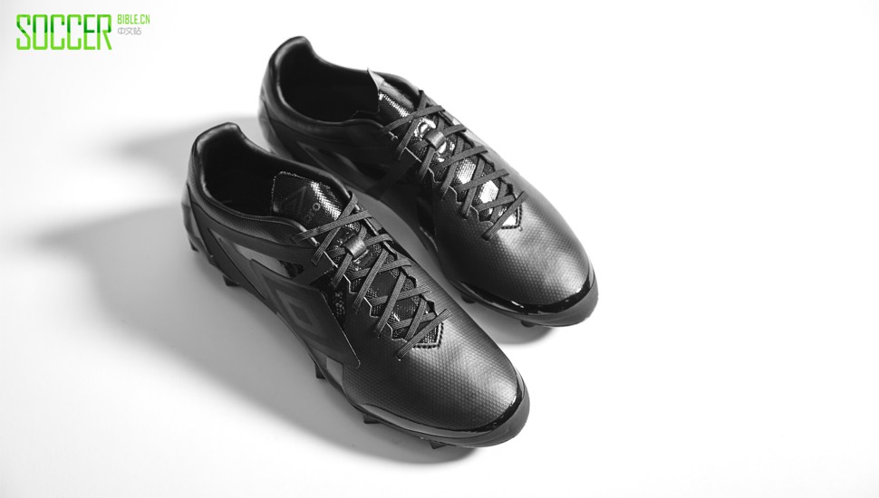 umbro-velocita-blackout-img1