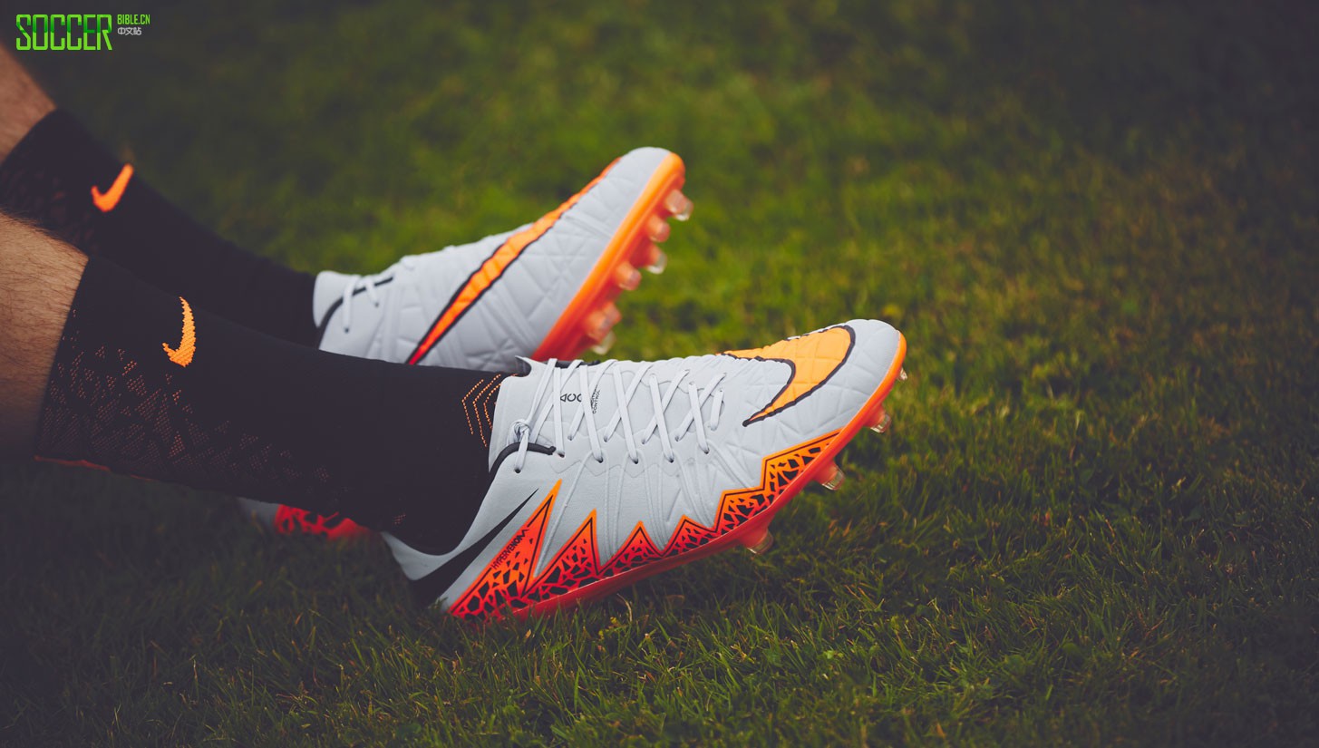 ʵ: Nike Hypervenom Phinish II