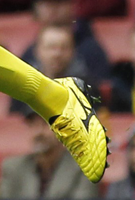 Antonio Rukavina (Villarreal) Mizuno Morelia Neo