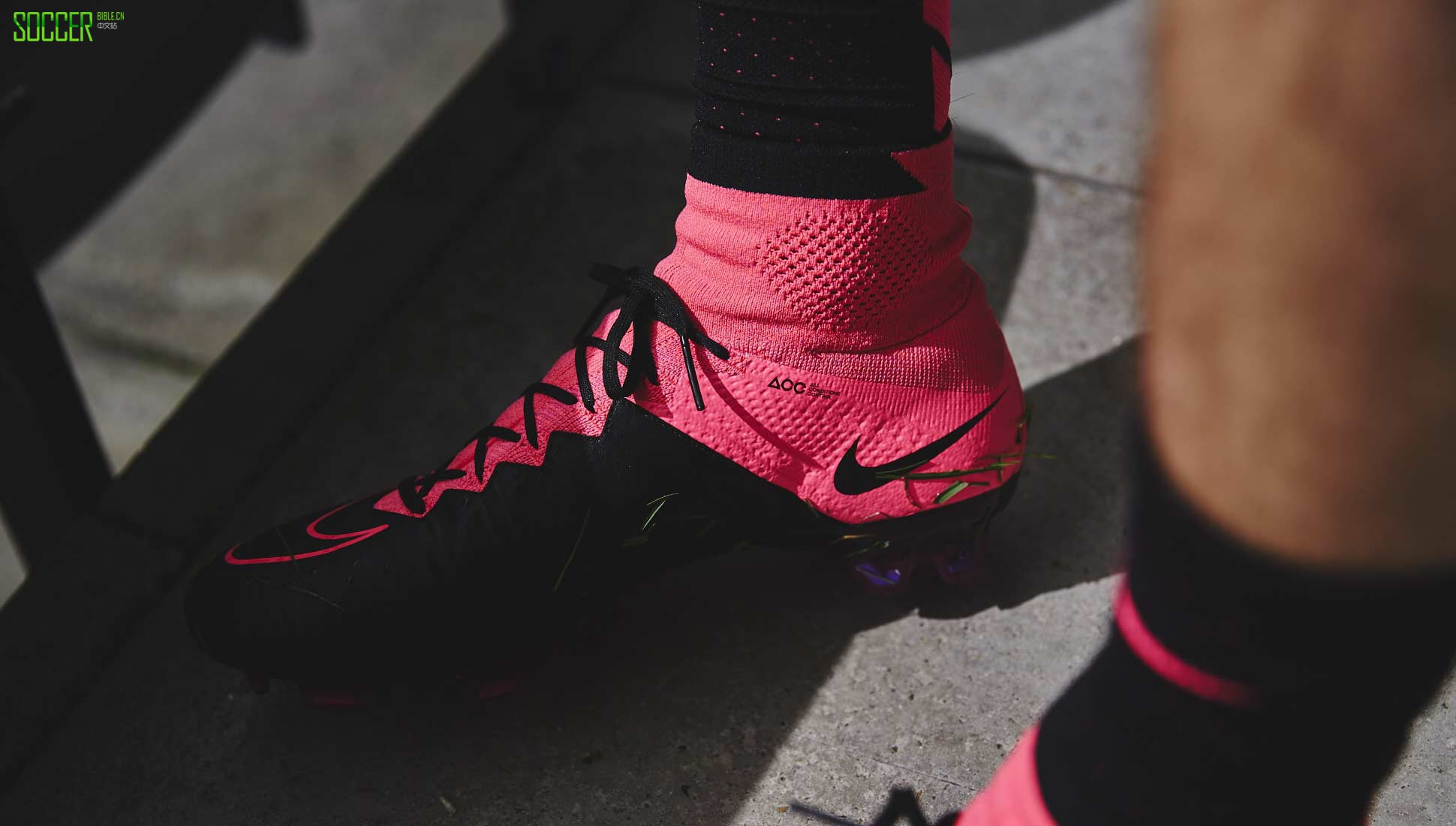 nike-tech-craft-framed-img4