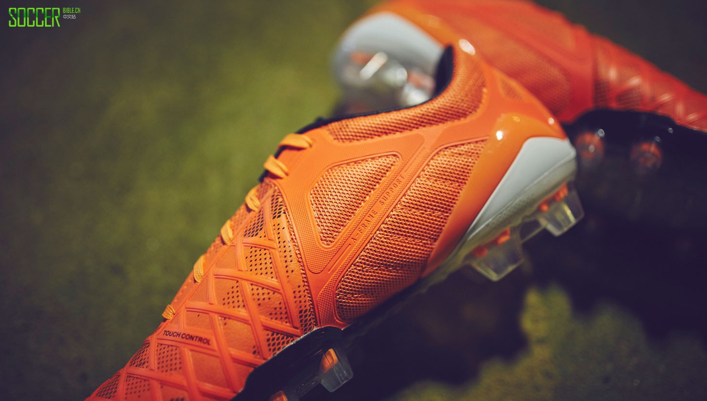 umbro-ux2-laced-up-img4