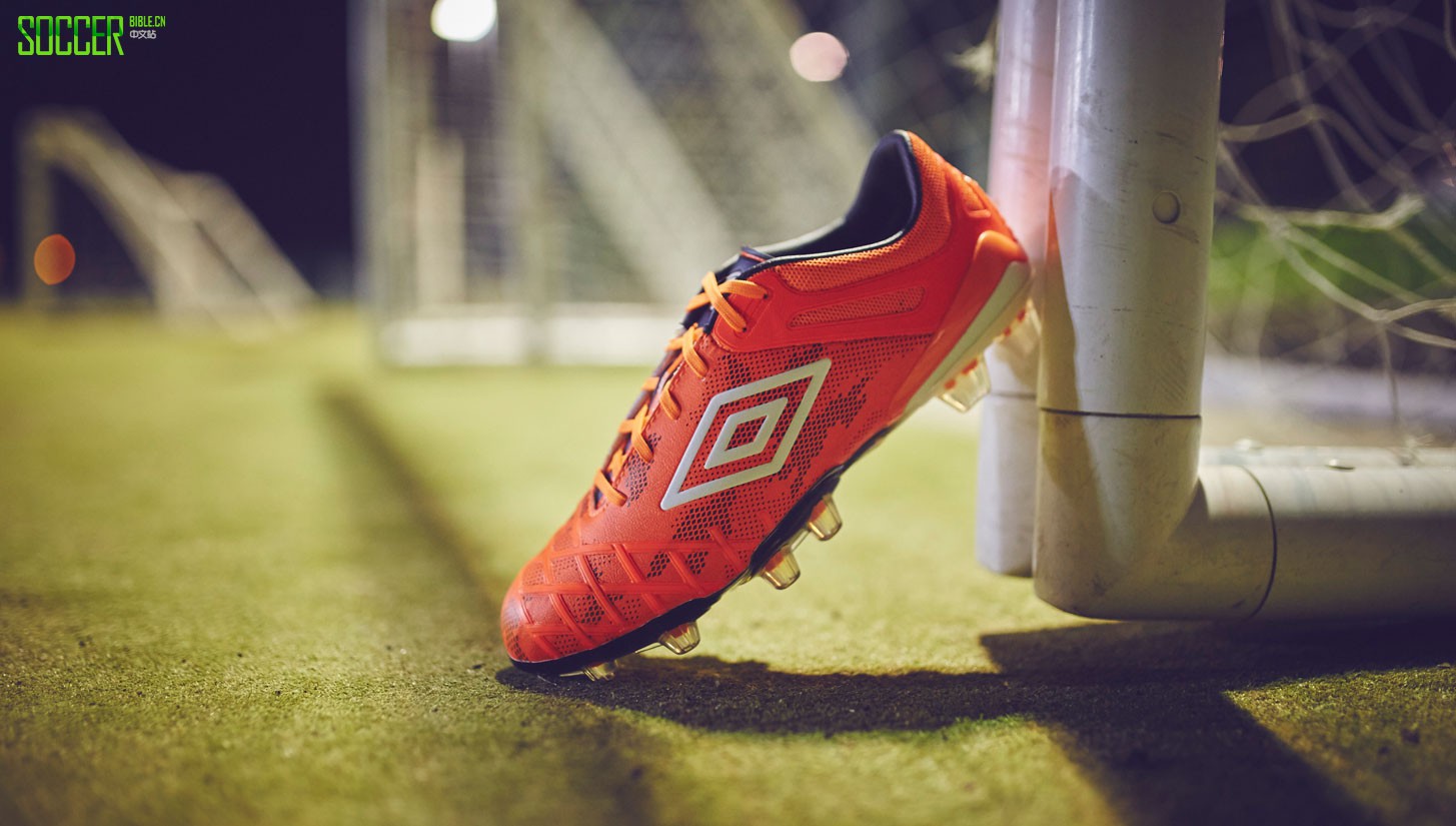  Umbro UX 2.0 ⣺