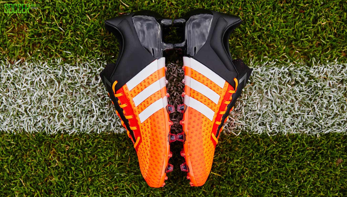ace-primeknite-soccerbible-adidas-4