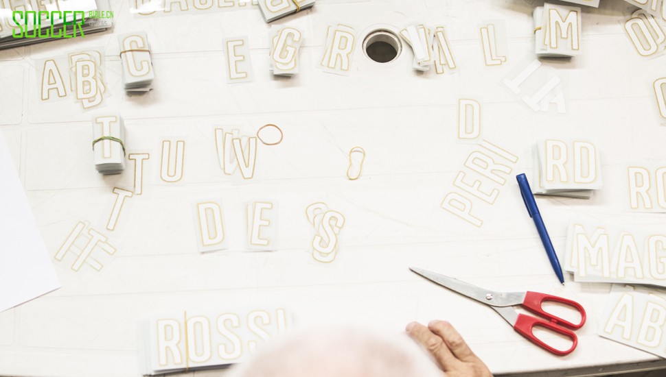 puma-italy-home-kit-soccerbible-8