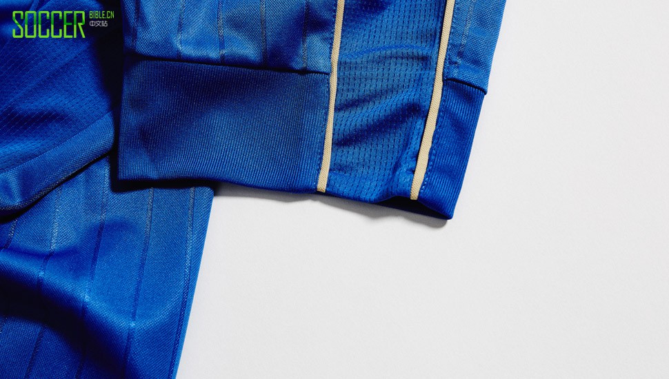 italy-soccerbible-16-closer-look-11