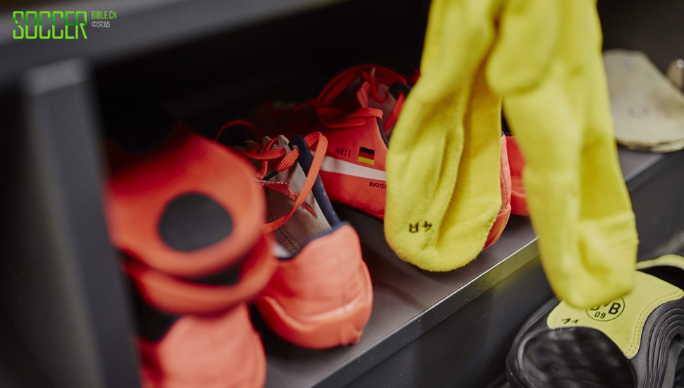 dortmund-behind-the-scenes-soccerbible-1